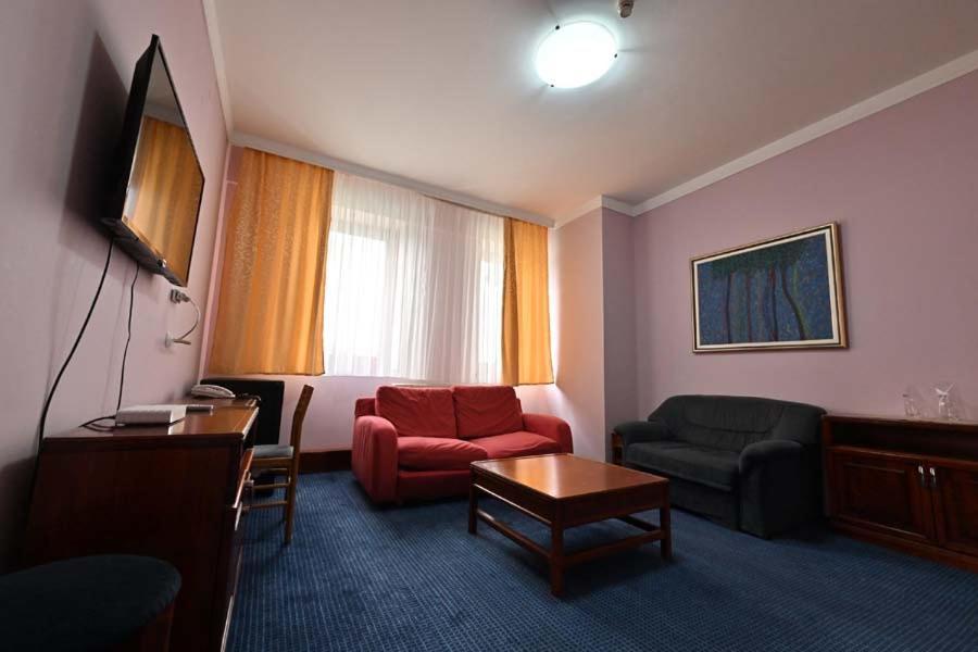 Hotel Norcev Görgeteg Kültér fotó