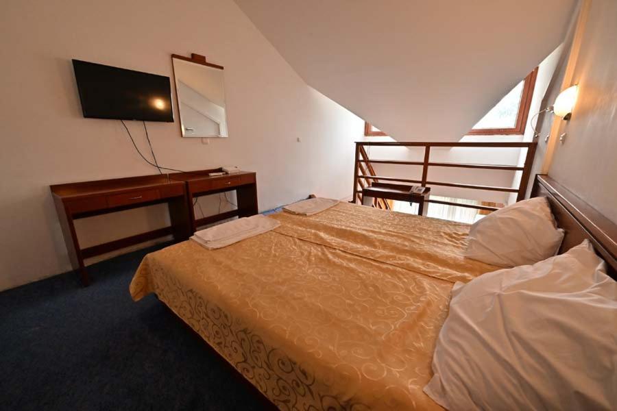 Hotel Norcev Görgeteg Kültér fotó
