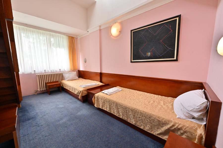 Hotel Norcev Görgeteg Kültér fotó